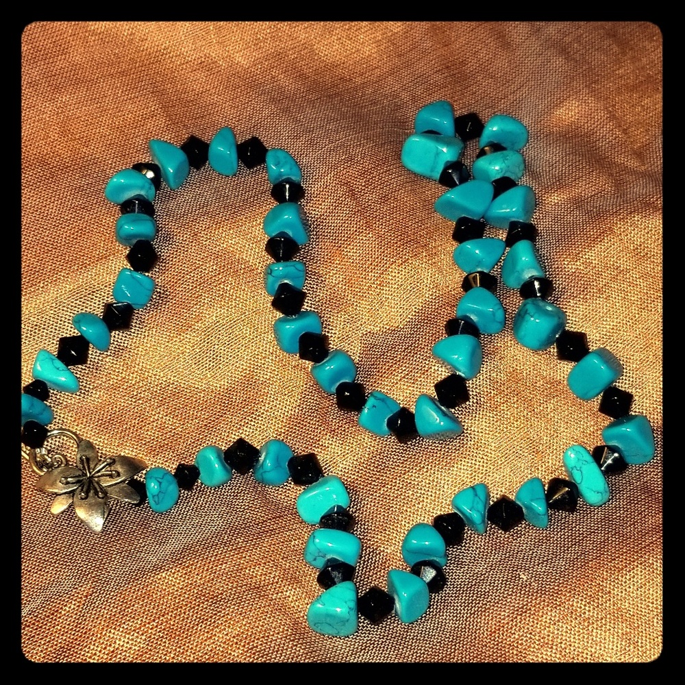 Turquoise and Onyx necklace with silver clasp